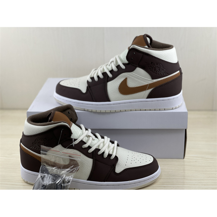 Jordan  AJ1 Mid Sneaker DO6699-200 - EUR FASHION