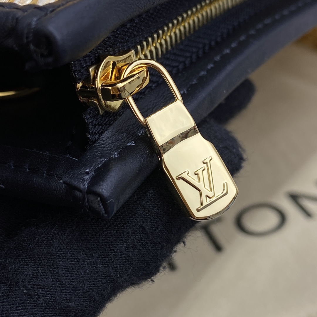 Louis Vuitton Toiletry Pouch On Chain  M81366 (26-20-5cm) - EUR FASHION