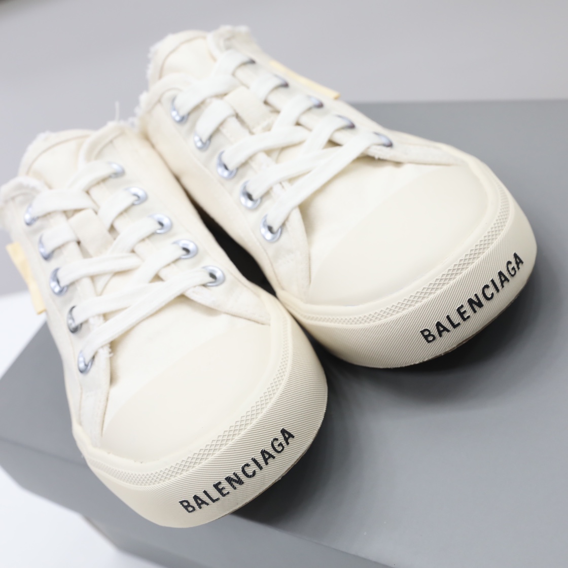 Balenciaga Men's Paris Sneaker Mule In White - EUR FASHION