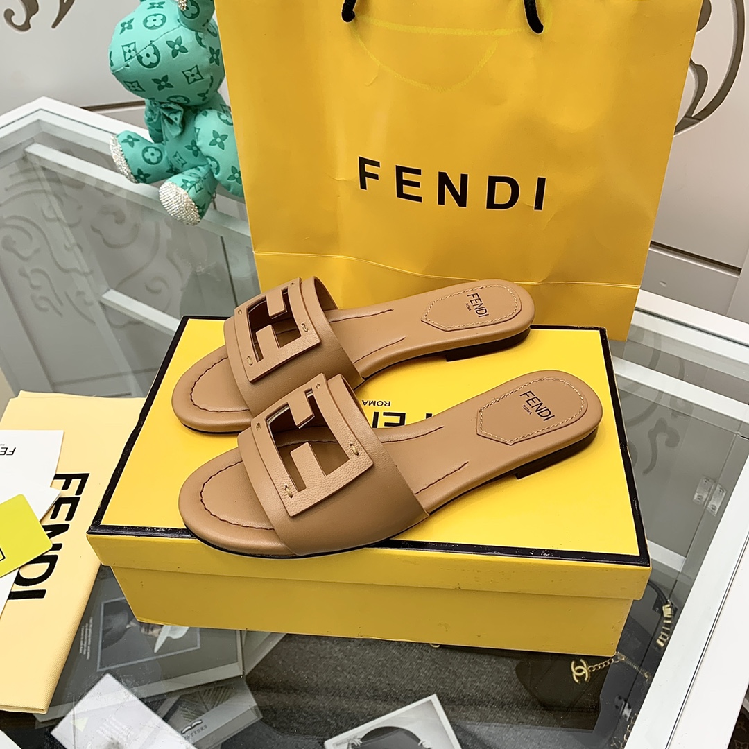 Fendi Signature Brown Leather Slides - EUR FASHION