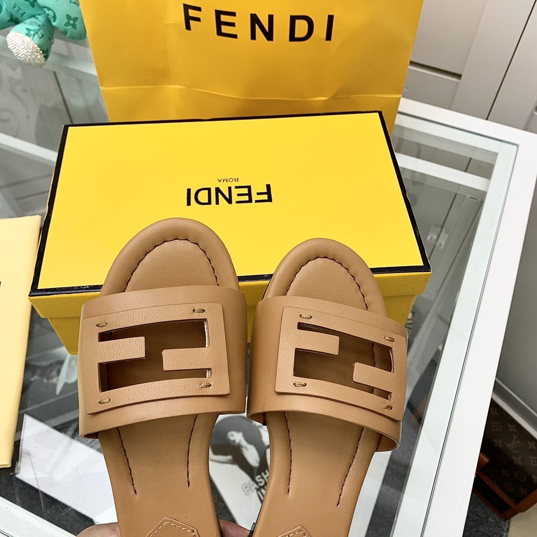 Fendi Signature Brown Leather Slides - EUR FASHION