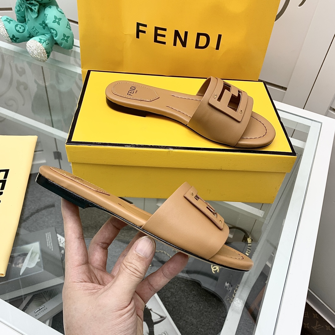 Fendi Signature Brown Leather Slides - EUR FASHION