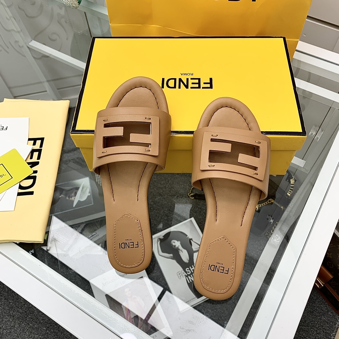 Fendi Signature Brown Leather Slides - EUR FASHION