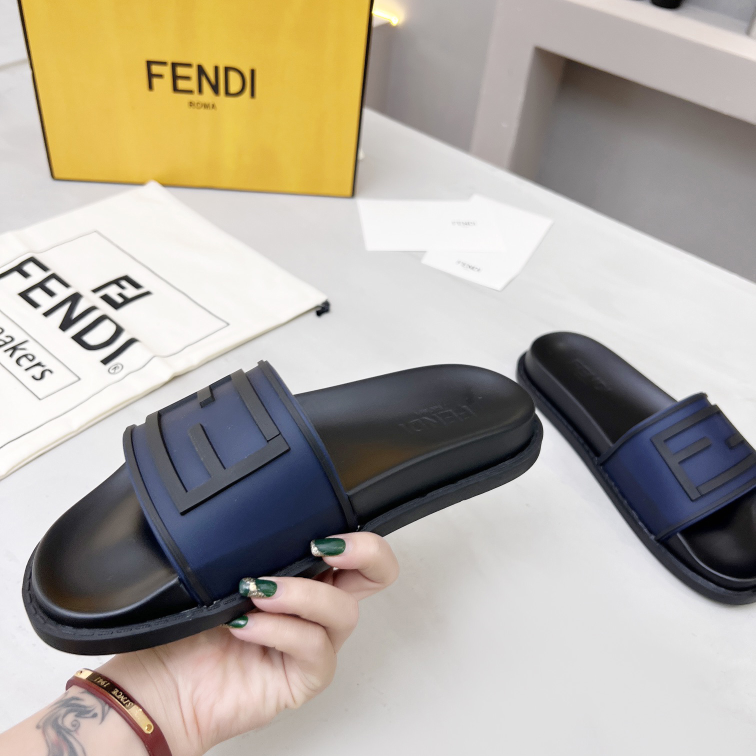 Fendi Baguette Slides - EUR FASHION