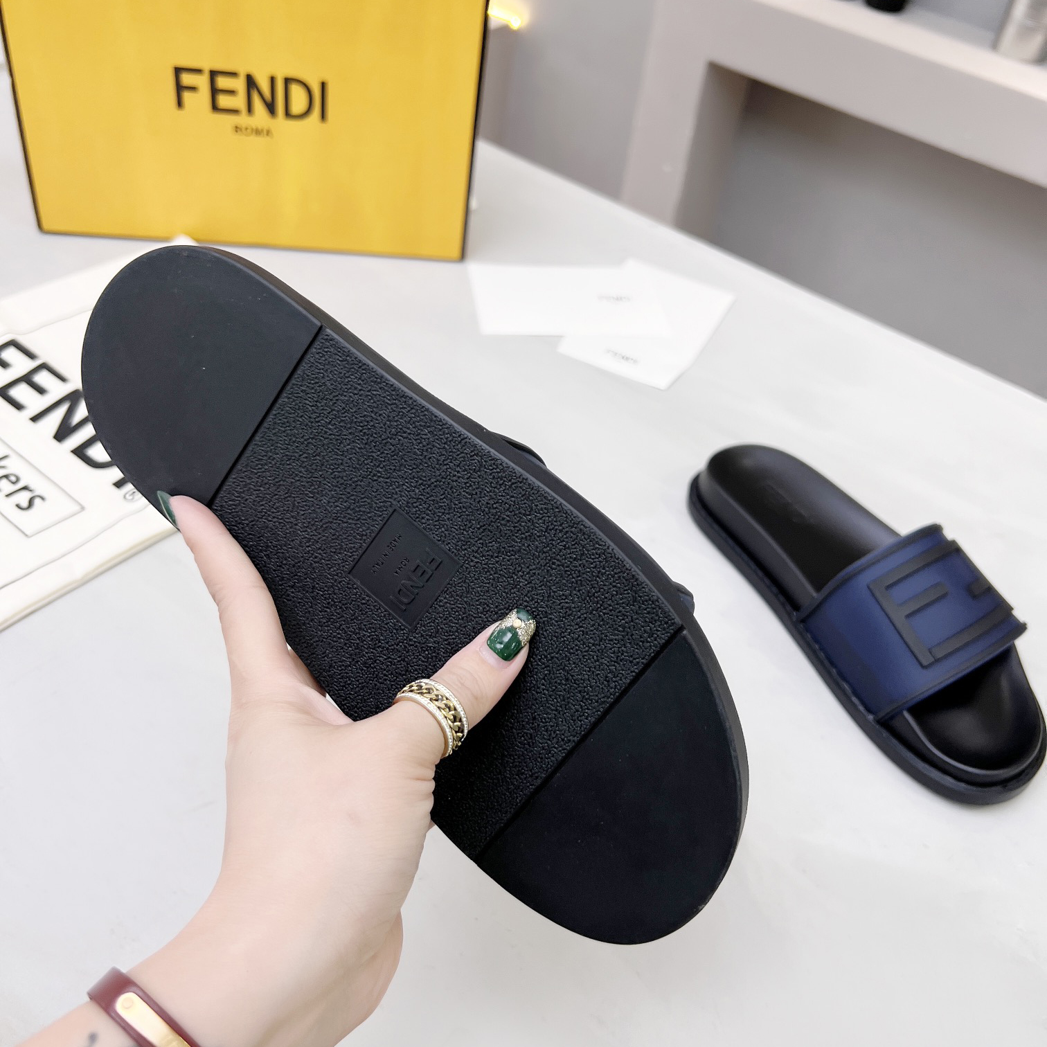 Fendi Baguette Slides - EUR FASHION