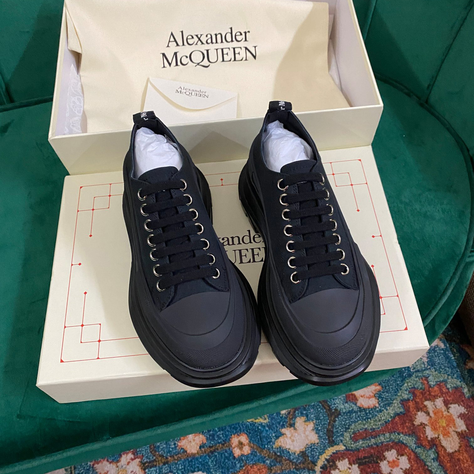 Alexander Mqueen Women's Tread Slick Lace Up In Black - EUR FASHION