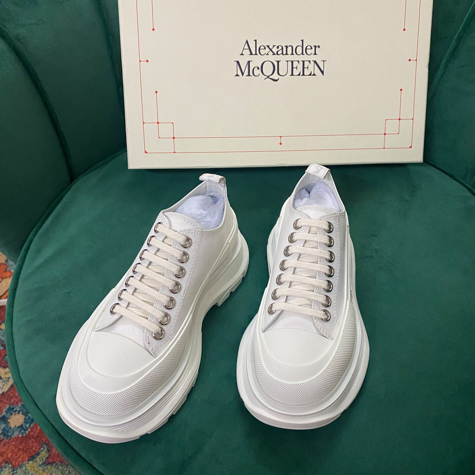 Alexander Mqueen Women's Tread Slick Lace Up In White - EUR FASHION