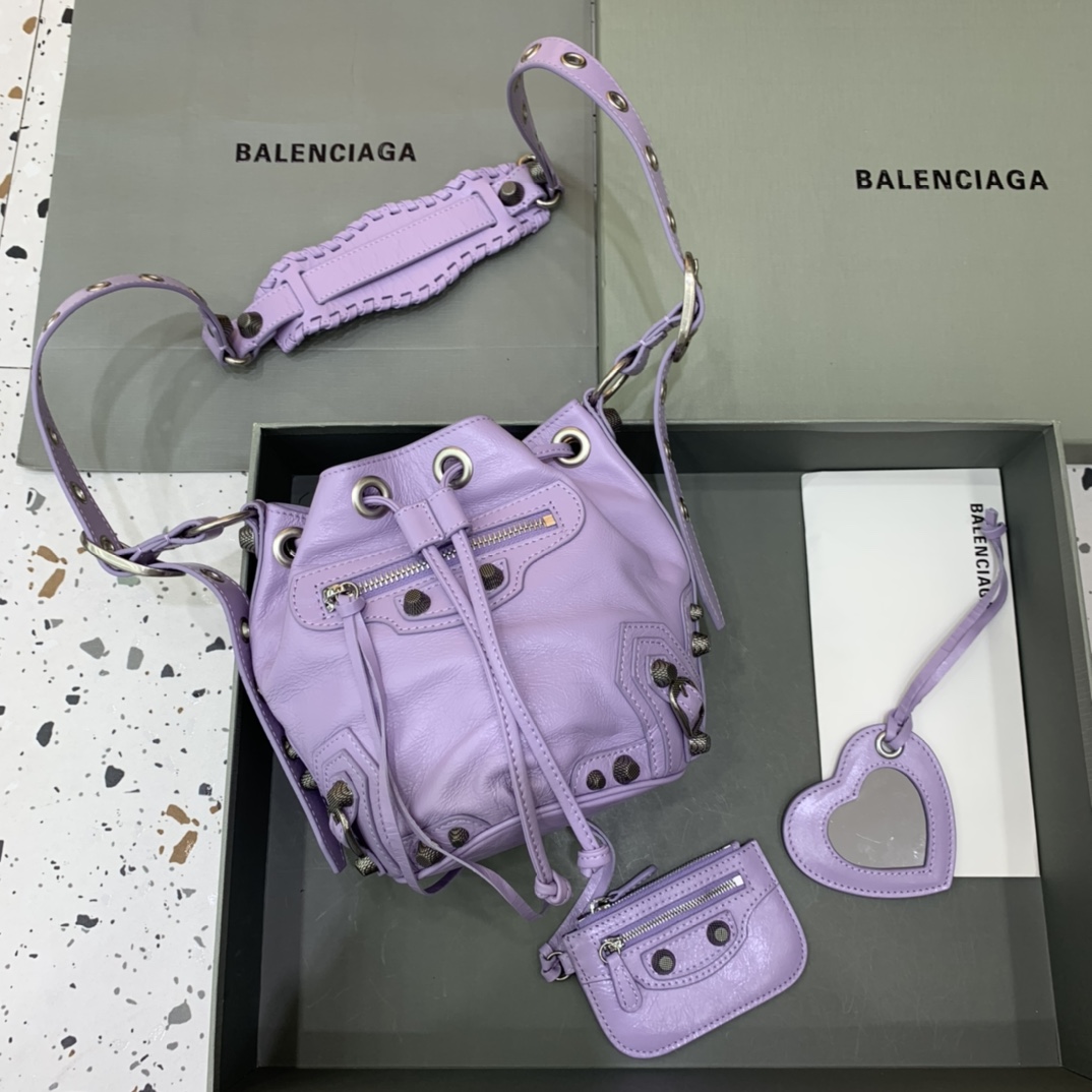 Balenciaga Le Cagole XS Bucket Bag In Light Purple Arena Lambskin, Aged-Silver Hardware(15-19.8-17.8cm) - EUR FASHION