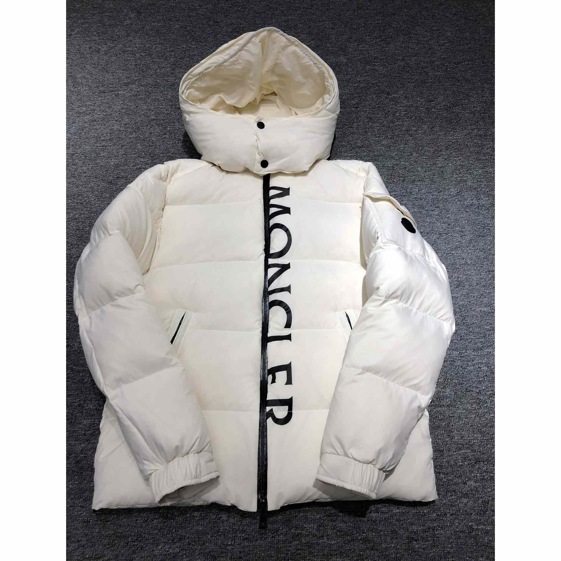 Moncler Dieng Short Down Jacket - EUR FASHION