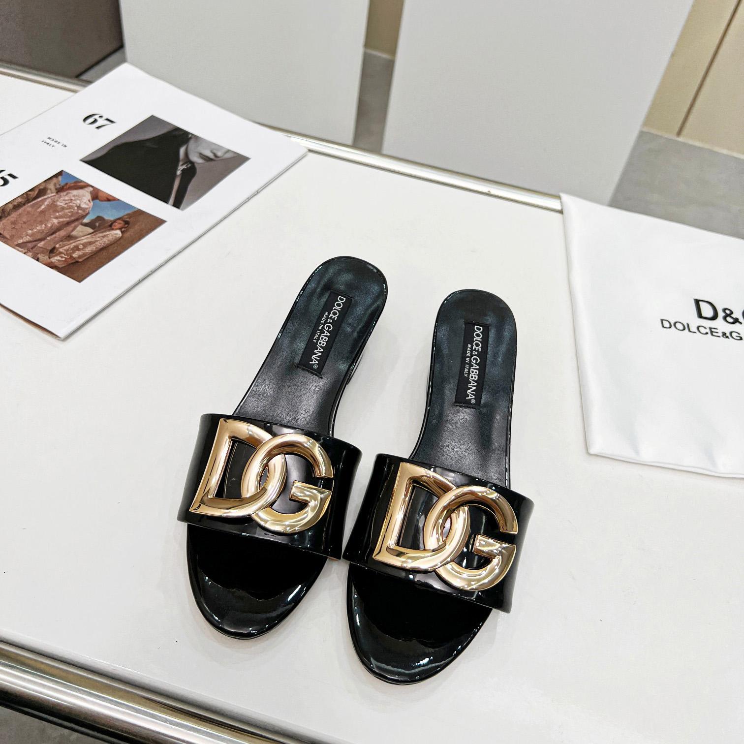 Dolce & Gabbana Polished Calfskin Sliders With DG Logo - EUR FASHION