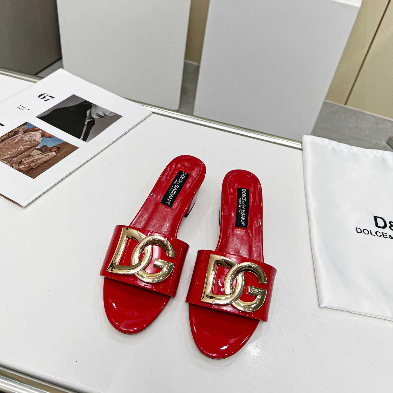 Dolce & Gabbana Polished Calfskin Sliders With DG Logo - EUR FASHION