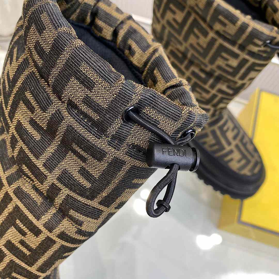 Fendi FF Logo Boots - EUR FASHION