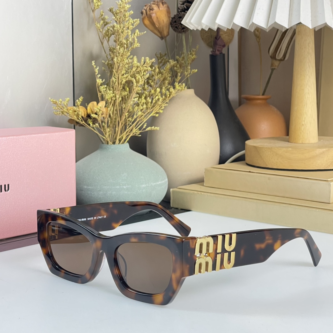 Miu Miu Glimpse Sunglasses - EUR FASHION