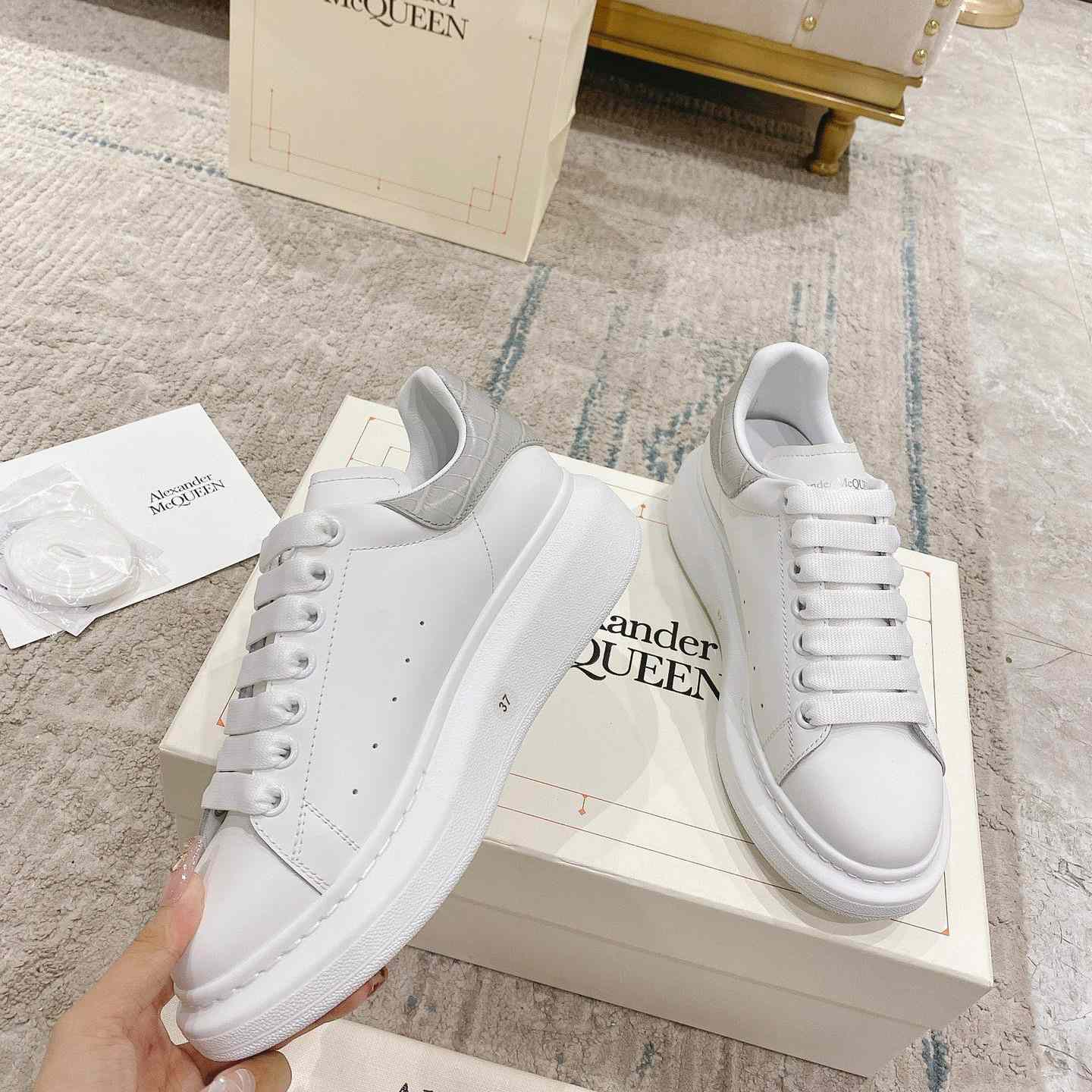 Alexander Mqueen Oversized Sneaker In White/Grey - EUR FASHION