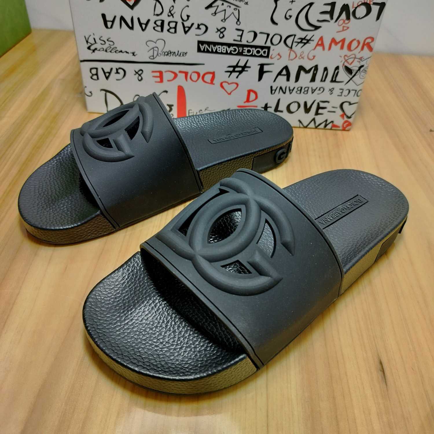 Dolce & Gabbana Rubber Beachwear Slides With DG Millennials Logo - EUR FASHION