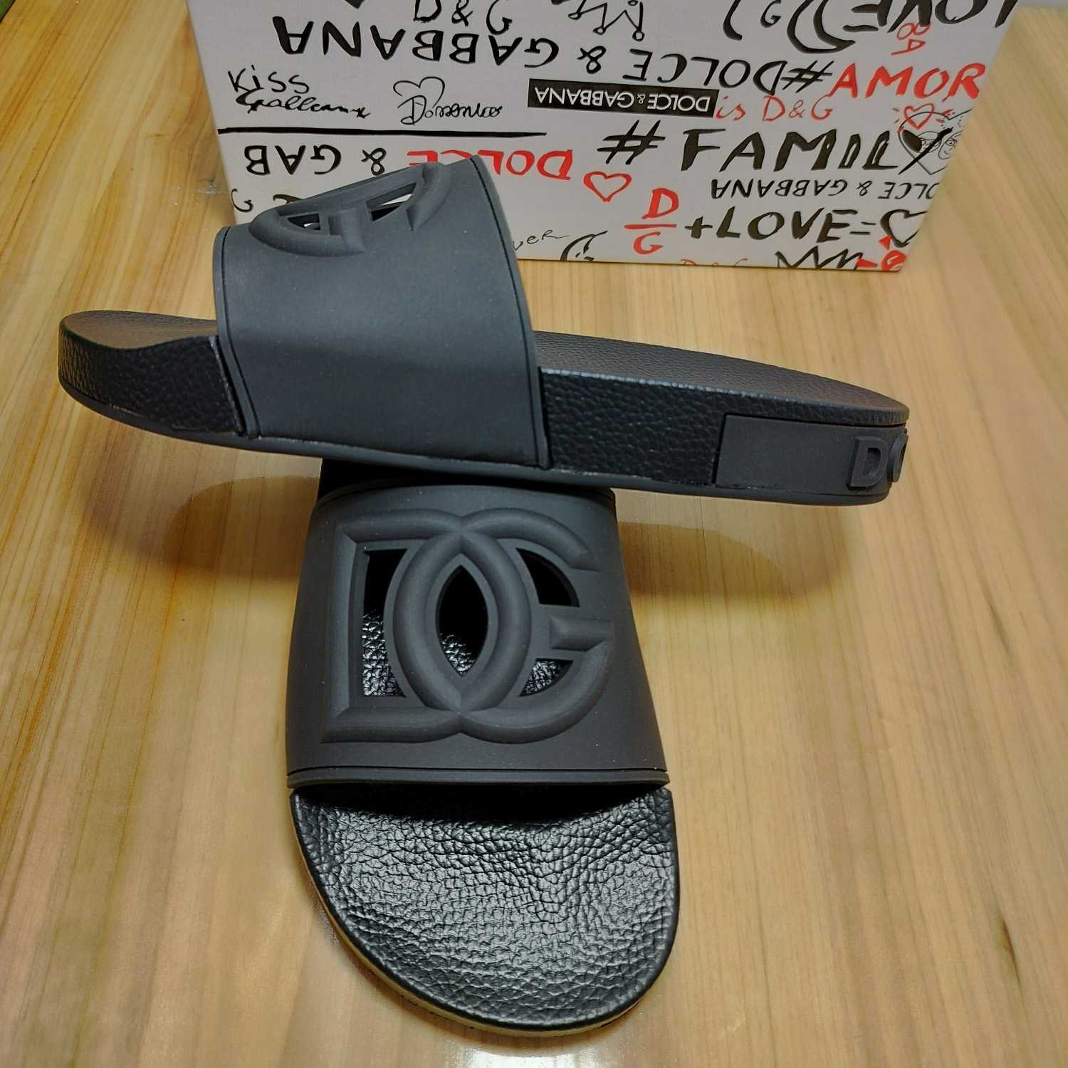 Dolce & Gabbana Rubber Beachwear Slides With DG Millennials Logo - EUR FASHION