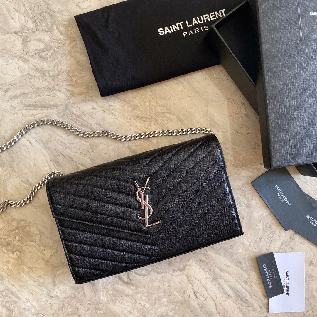 Saint Laurent Cassandre Matelasse Envelope Chain Wallet In Grain De Poudre Embossed Leather - EUR FASHION