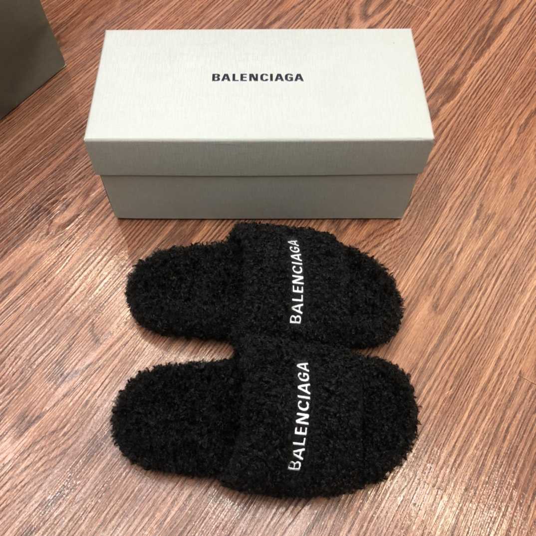 Balenciaga Furry Slide Sandal - EUR FASHION