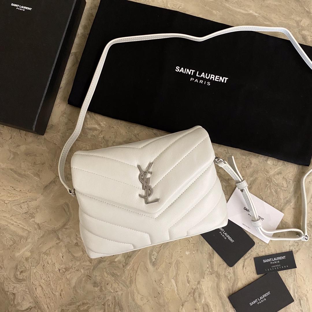 Saint Laurent Loulou Shoulder Bag (20x7x15cm) - EUR FASHION