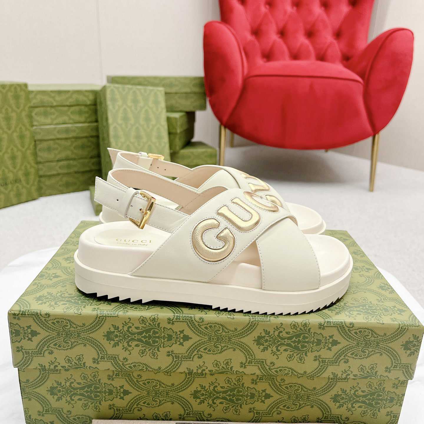 Gucci White Embossed Sandals - EUR FASHION