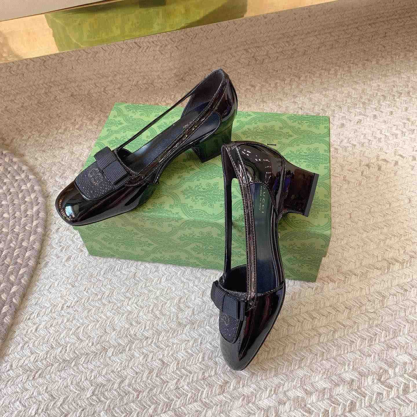 Gucci Women's Pump With GG Canvas - EUR FASHION