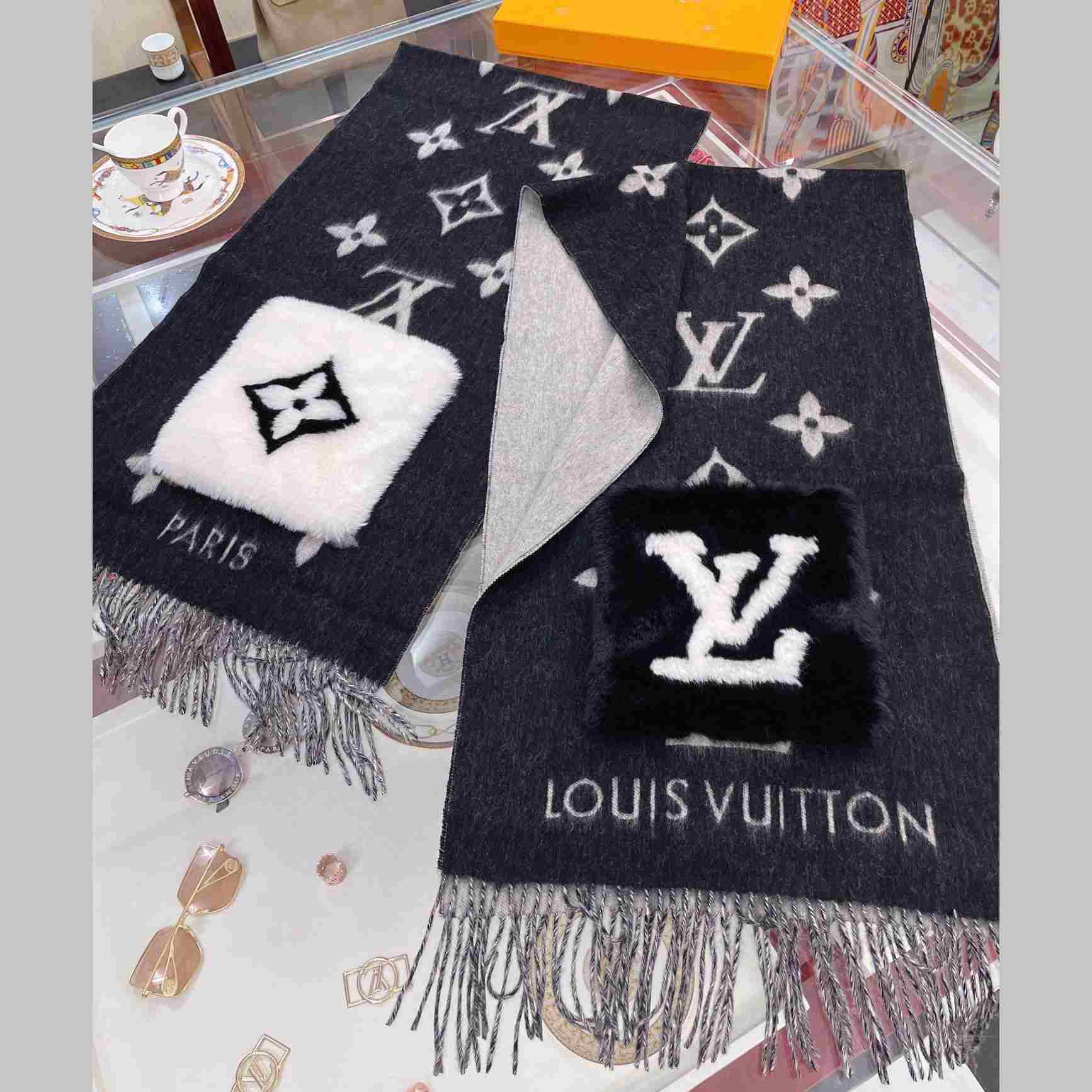 Louis Vuitton Cold Reykjavik Scarf - EUR FASHION