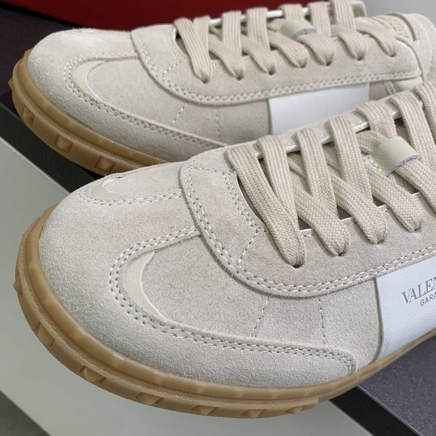 Valenti Garavani Upvillage Lace-up Sneakers - EUR FASHION