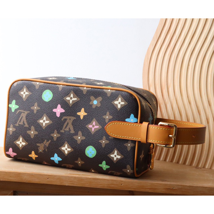 Louis Vuitton Locker Dopp Kit    M47069 - EUR FASHION