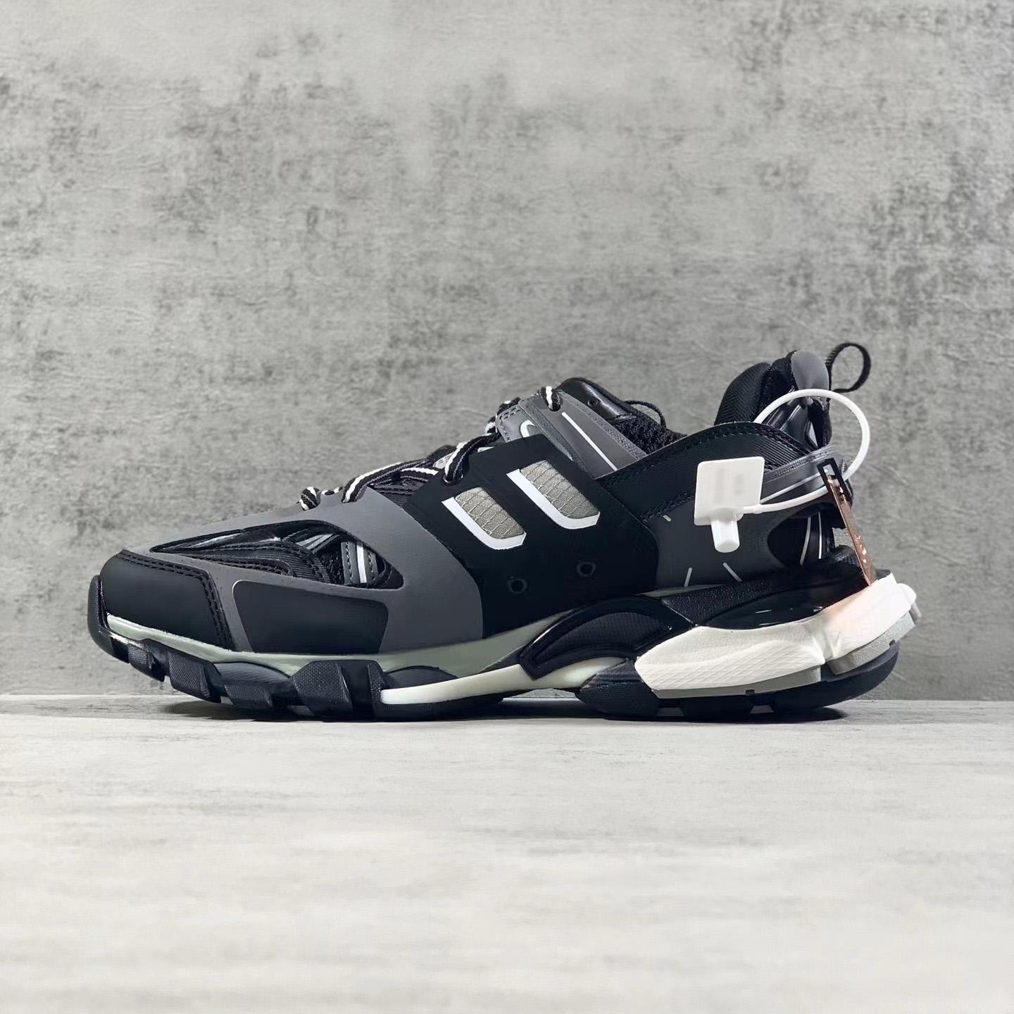 Balenciaga Track Sneaker    - EUR FASHION