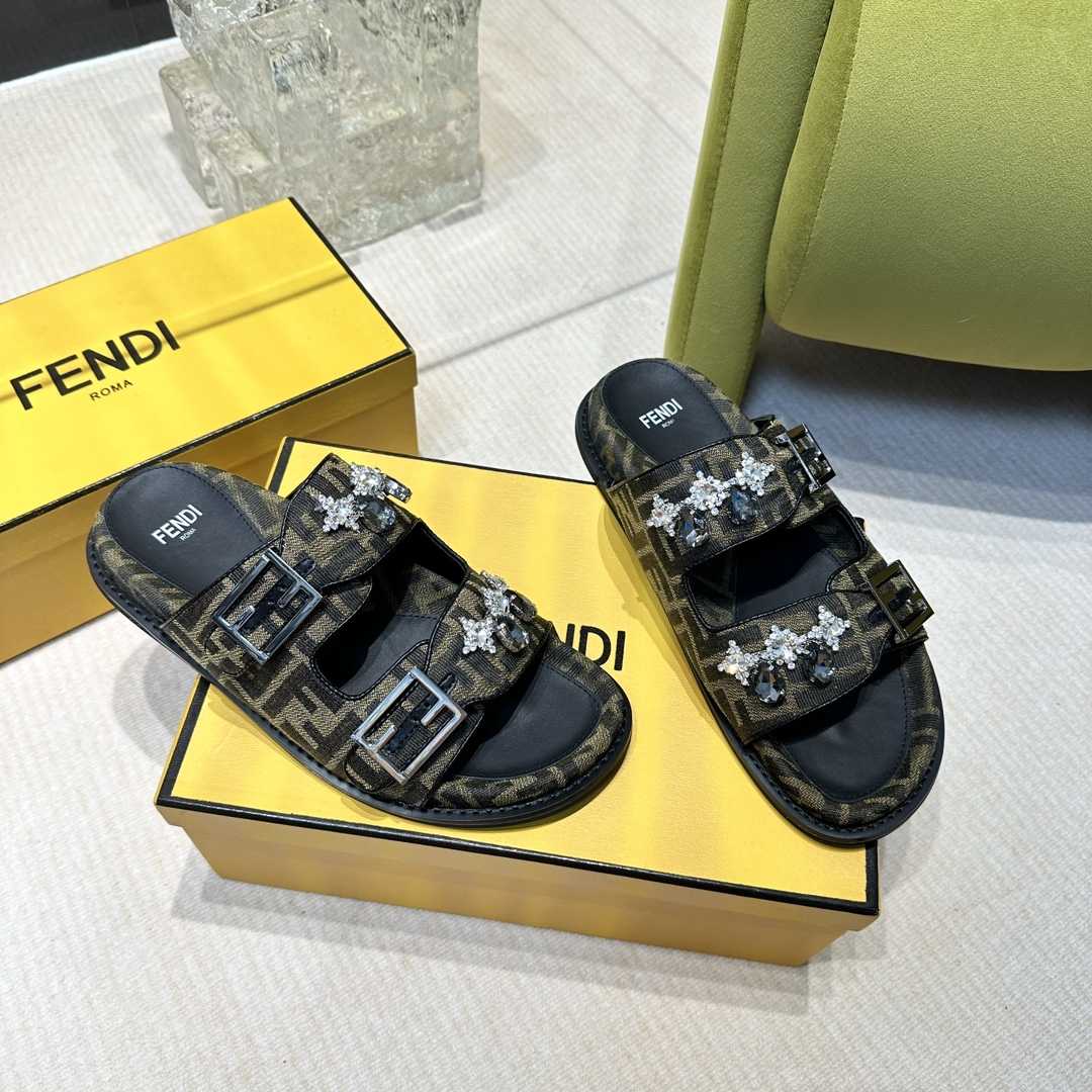 Fendi Feel Brown Fabric Slides - EUR FASHION