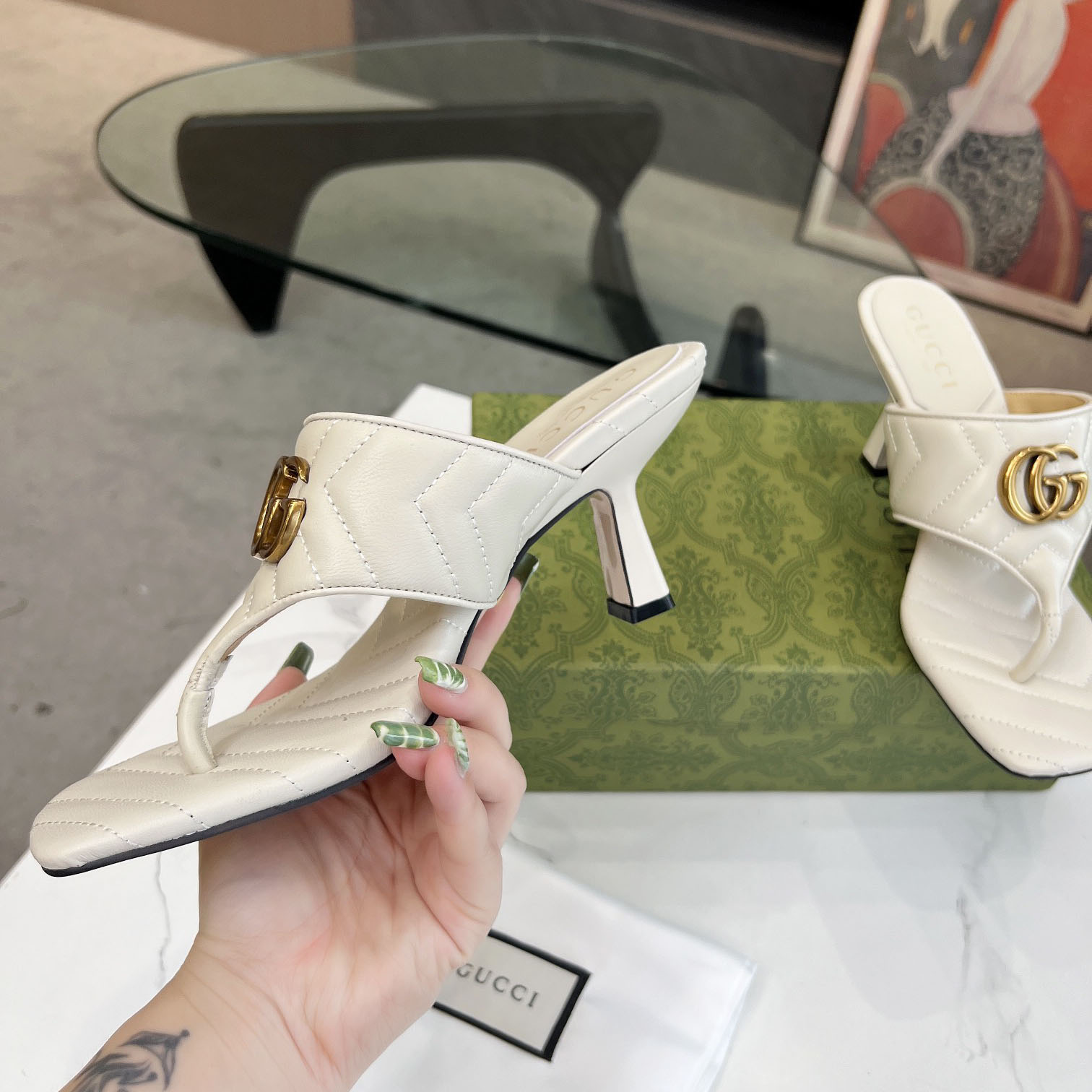 Gucci Women's Double G thong sandal - EUR FASHION