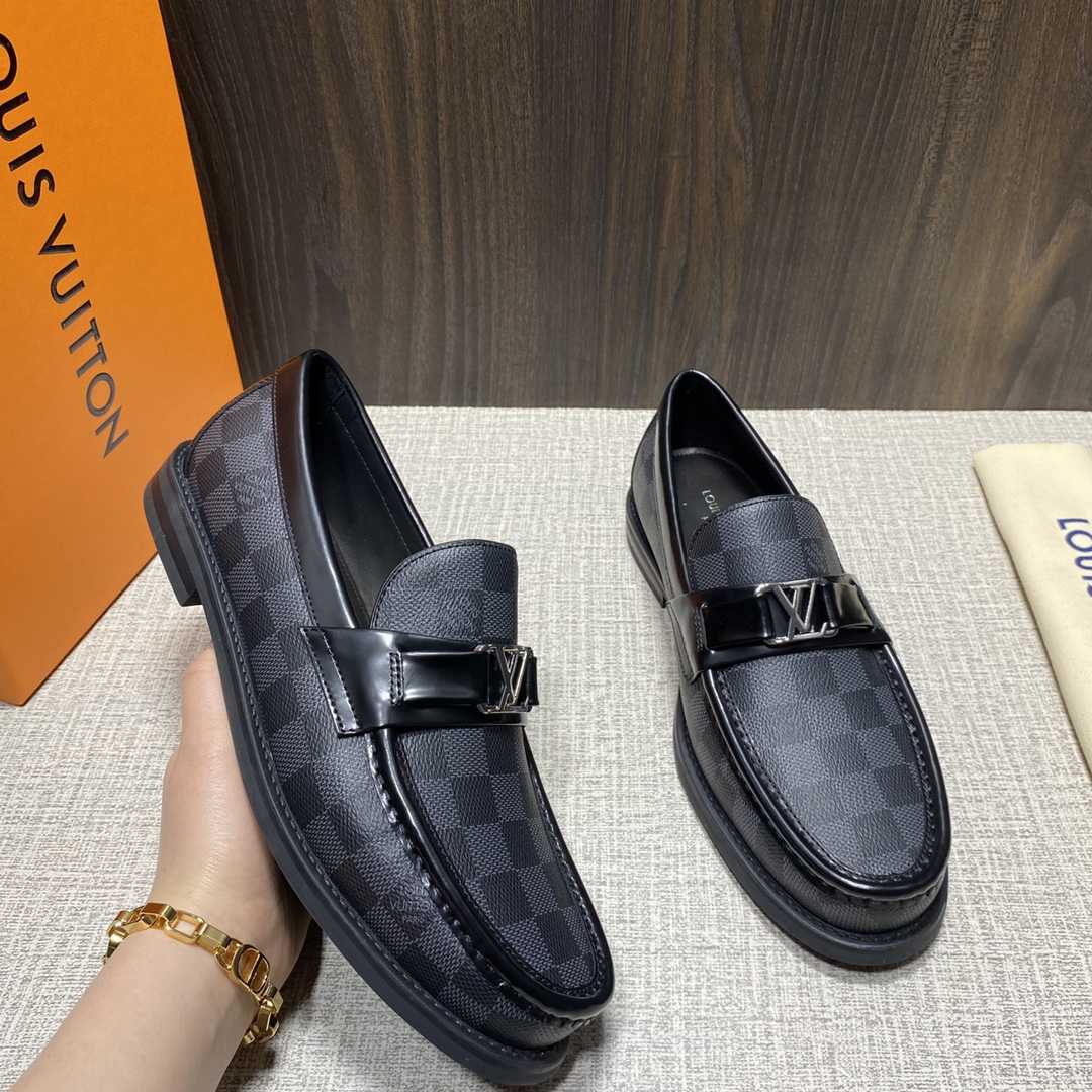 Louis Vuitton Hockenheim Moccasin - EUR FASHION