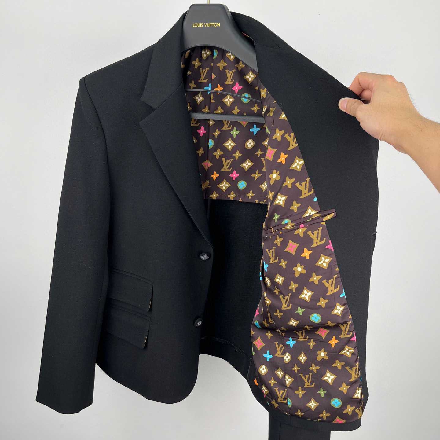 Louis Vuitton Embroidered Signature Wool Tailored Jacket   1AFRD1 - EUR FASHION