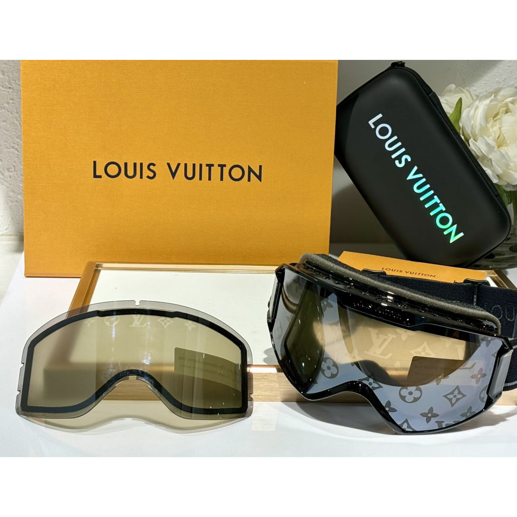 Louis Vuitton LV Snow Mask     - EUR FASHION