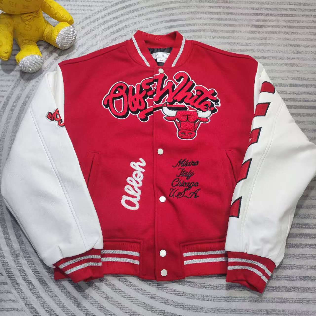 Off-White™ C/O Chicago Bulls Red Varsity - EUR FASHION