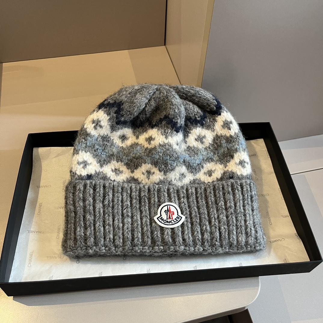 Moncler Beanie  - EUR FASHION