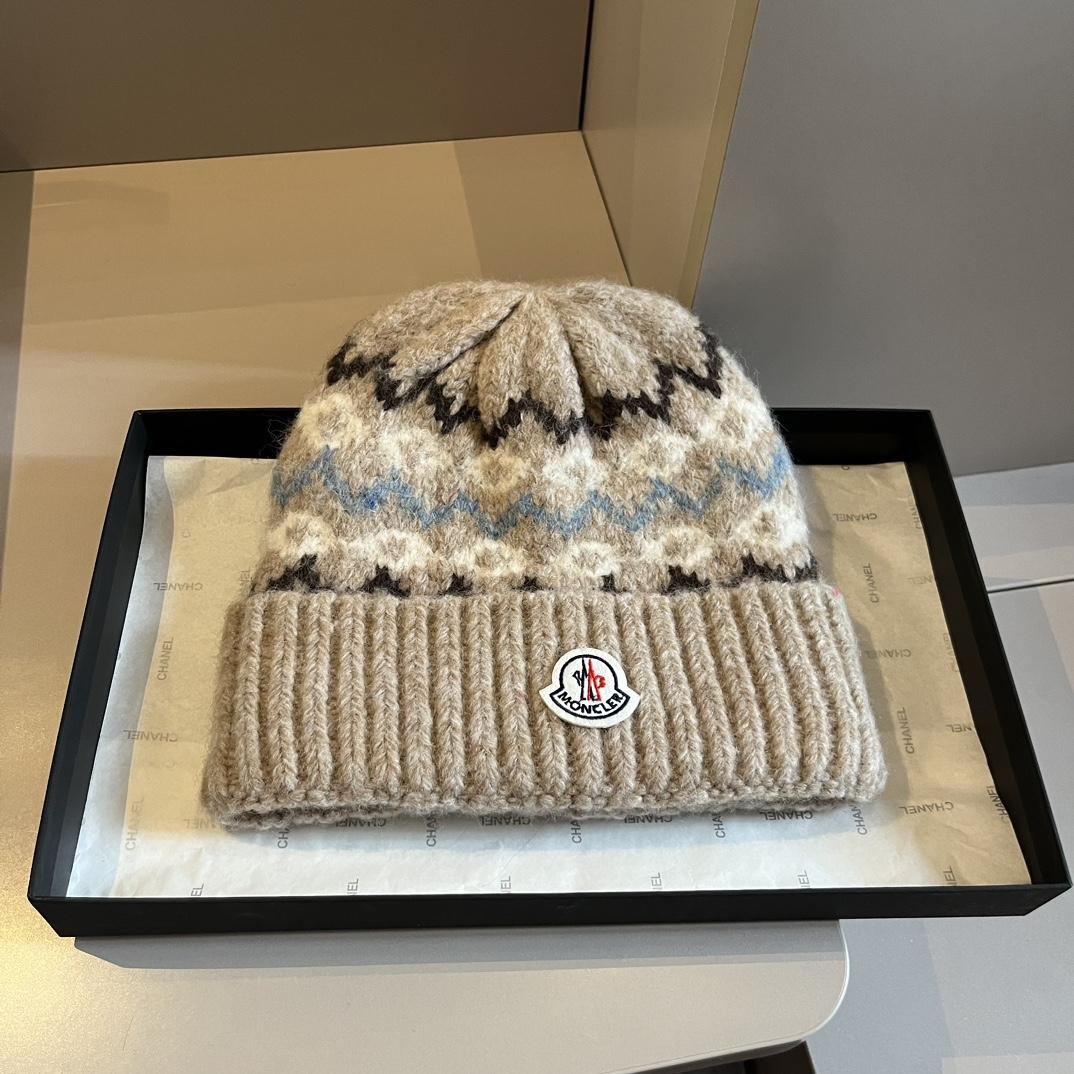 Moncler Beanie  - EUR FASHION