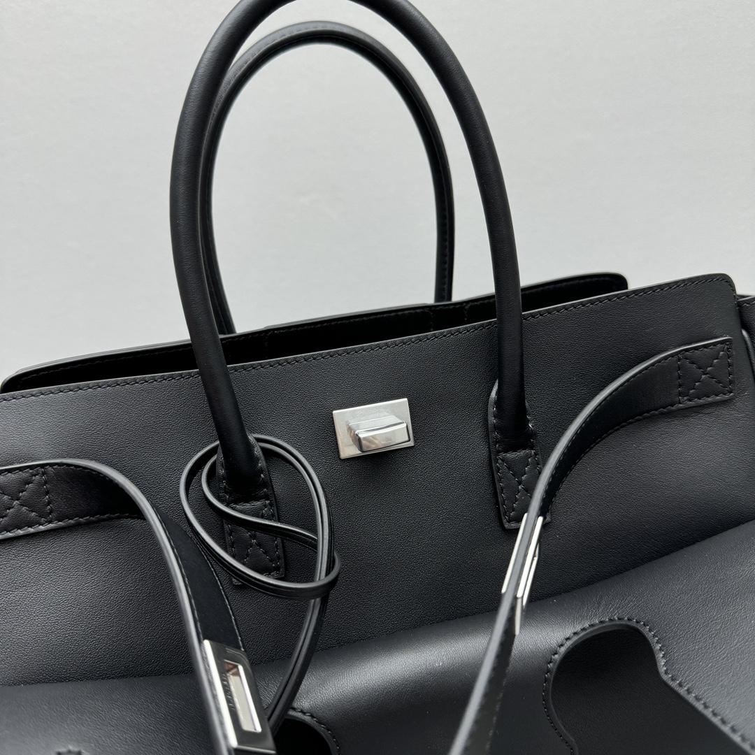 Balenciaga Bel Air Small Carry All Bag in black - EUR FASHION