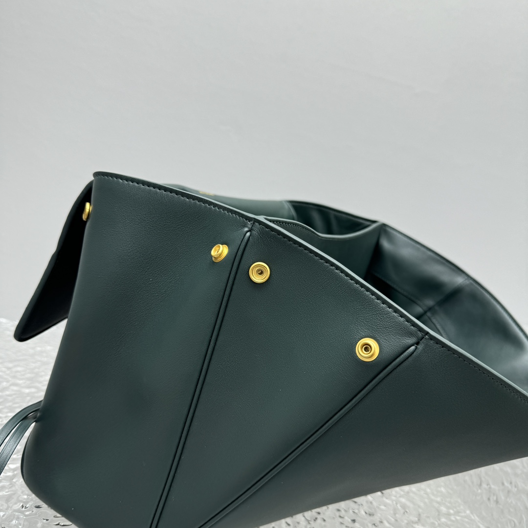 Balenciaga Rodeo Medium Handbag In Pine Green - EUR FASHION