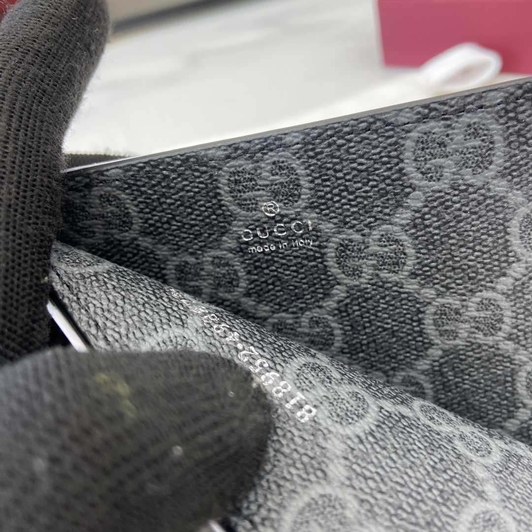 Gucci GG Emblem Embossed Card Case - EUR FASHION