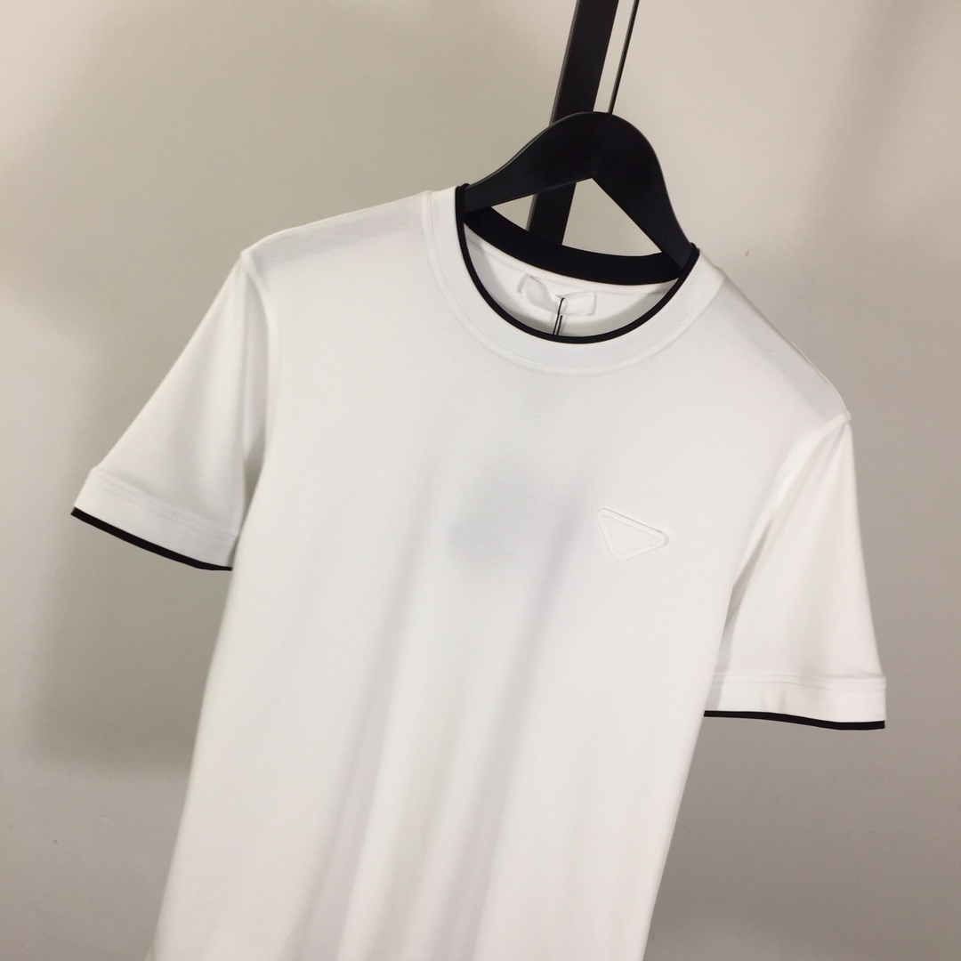 Prada Logo T-Shirt - EUR FASHION