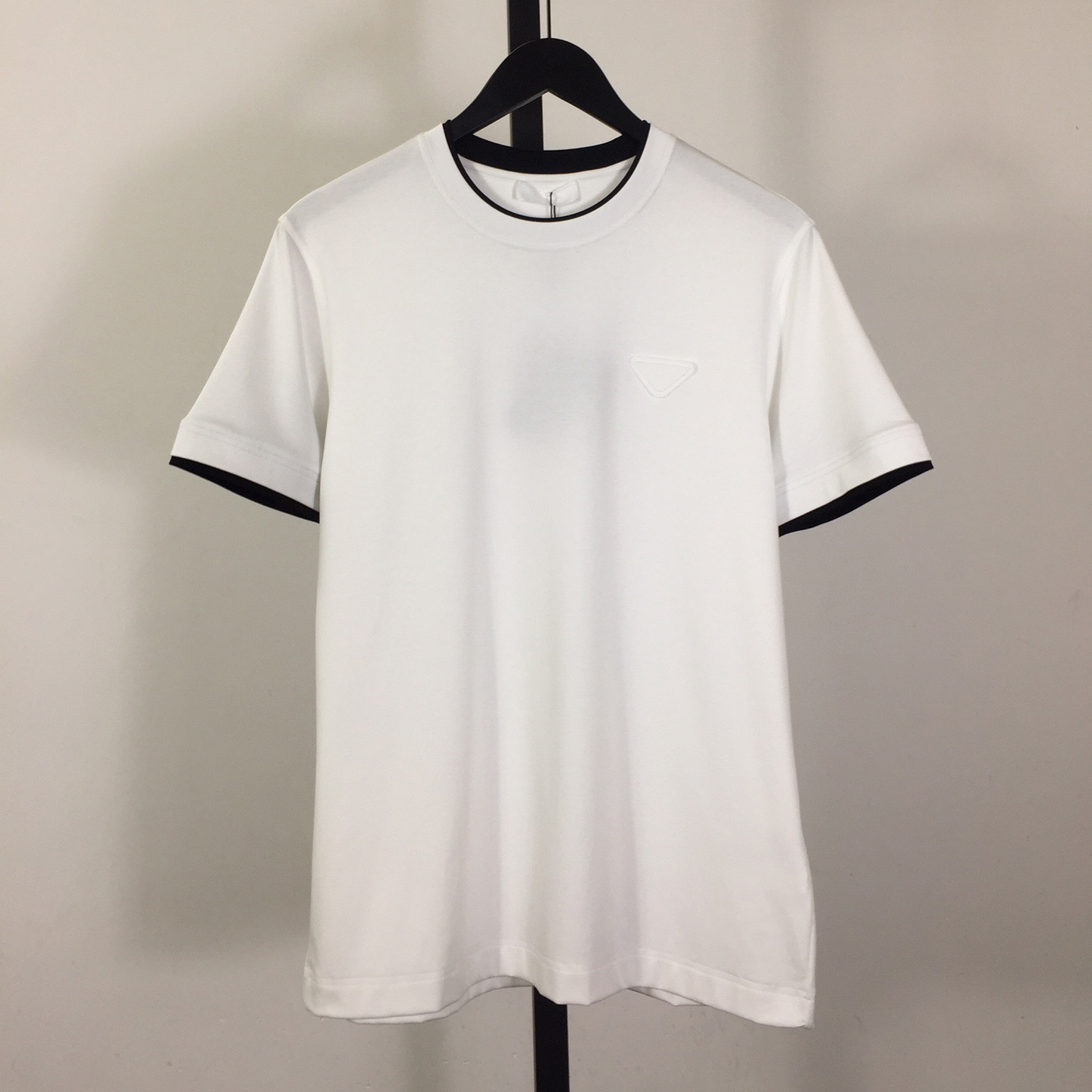 Prada Logo T-Shirt - EUR FASHION