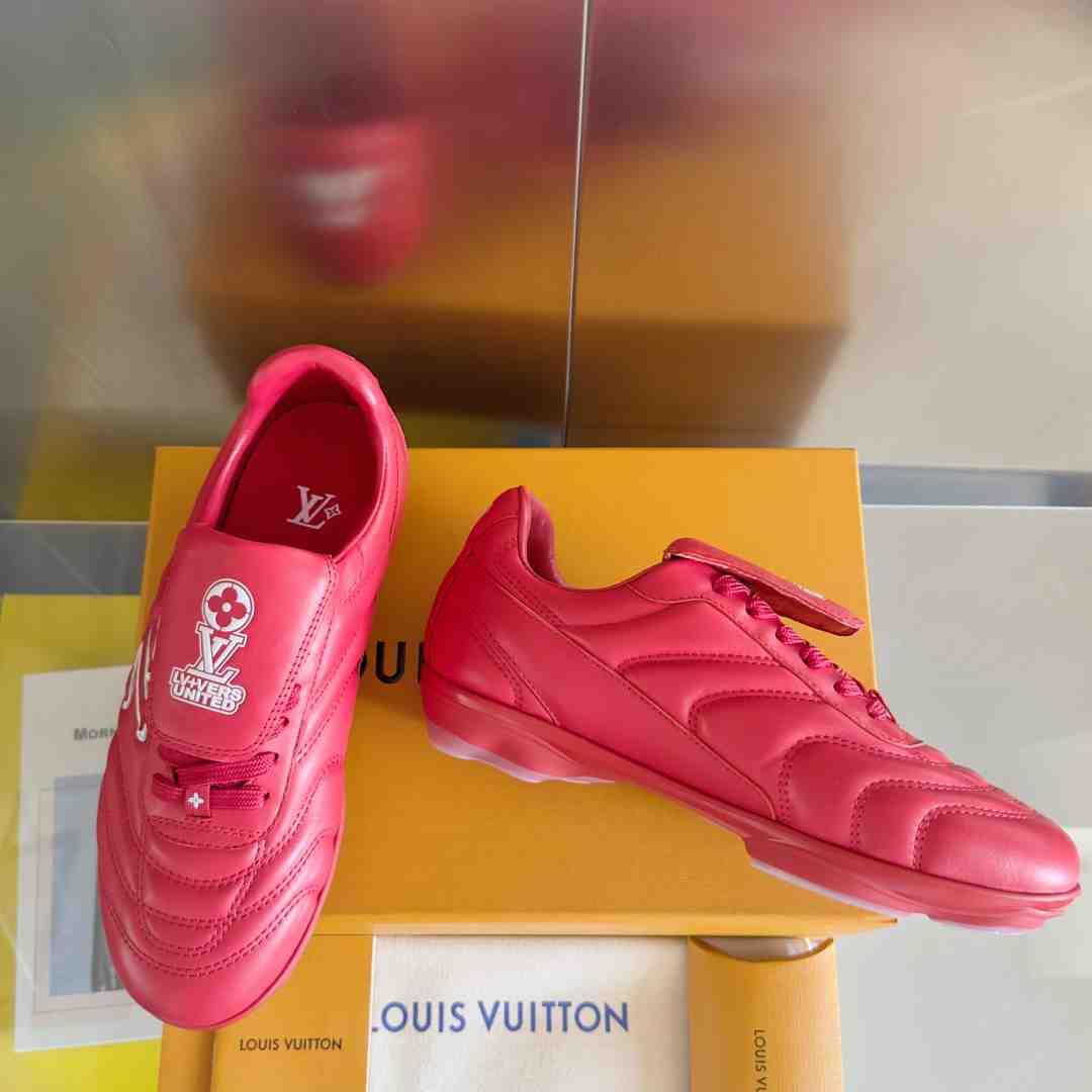 Louis Vuitton LV Footprint Soccer Sneaker   1AHDOR - EUR FASHION