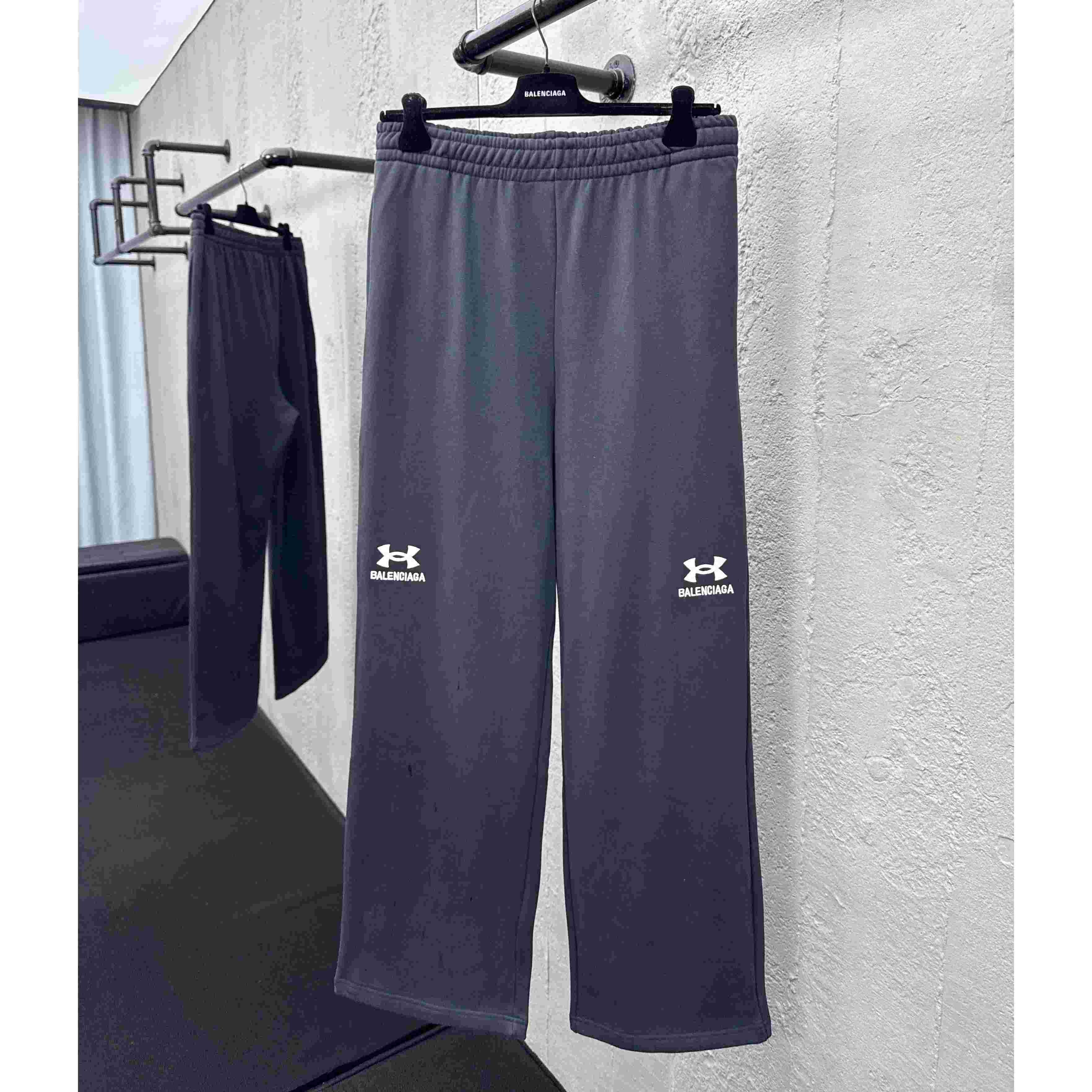 Balenciaga Under Armour® Baggy Sweatpants - EUR FASHION