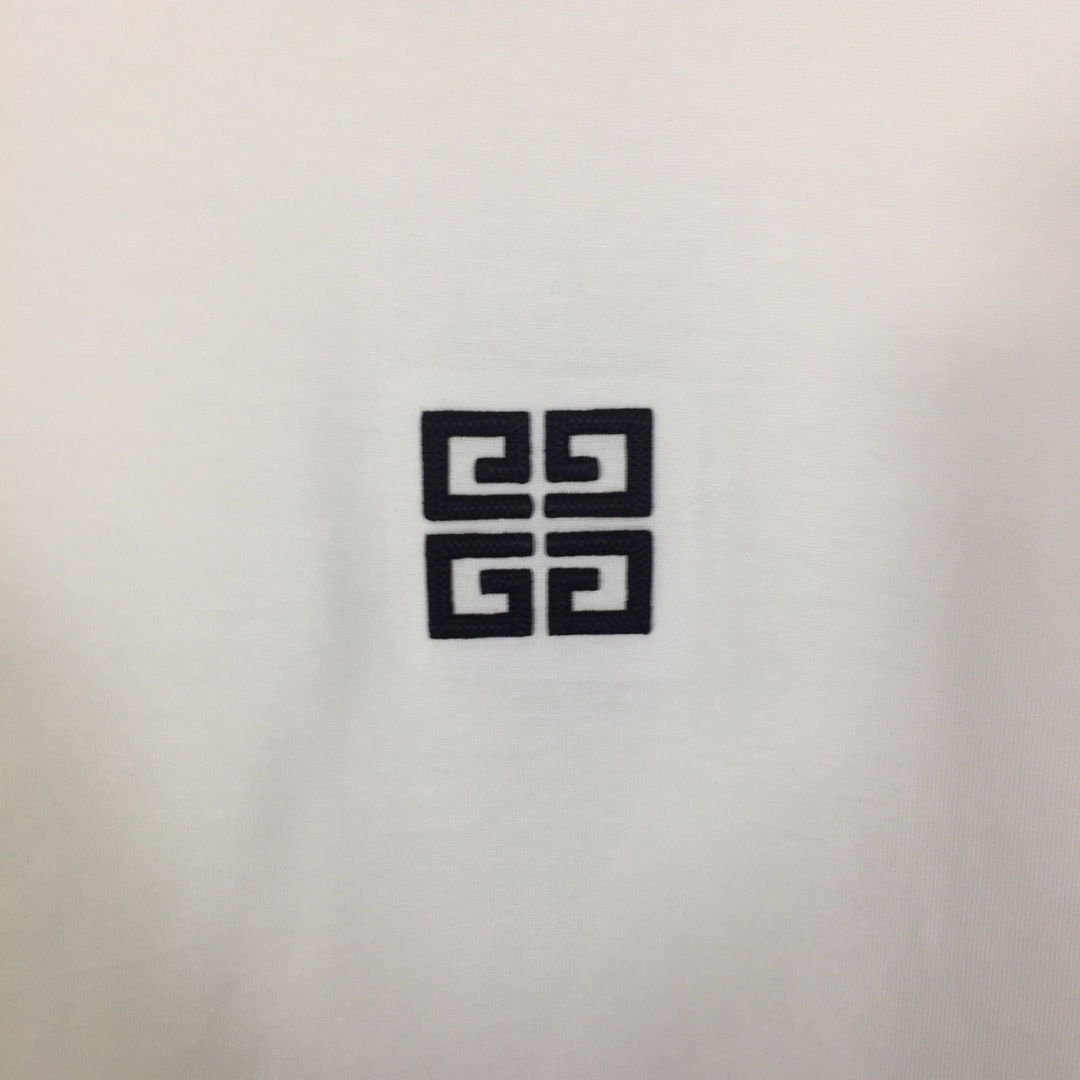 Givenchy 4G T-shirt In Cotton - EUR FASHION