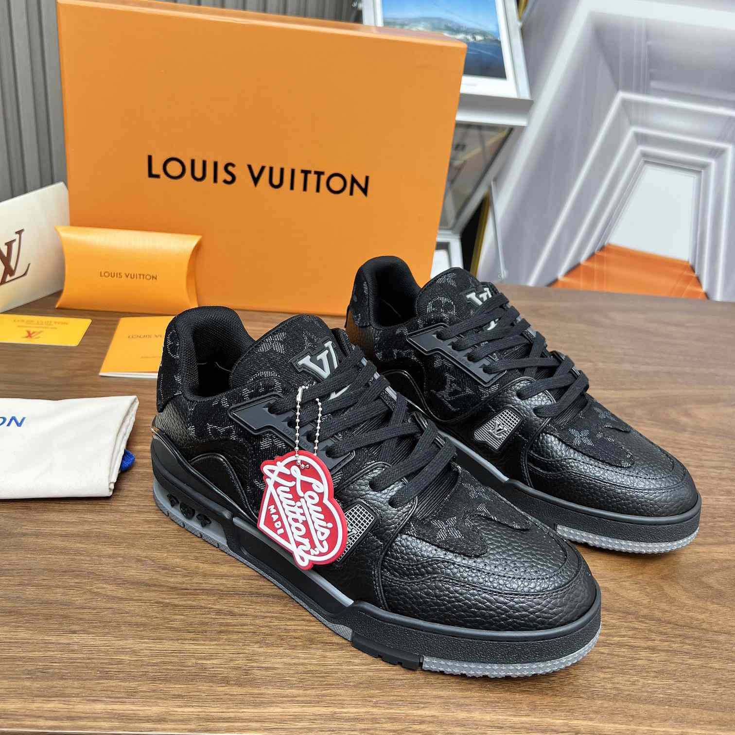 Louis Vuitton LV Trainer Sneaker    1A9IPP - EUR FASHION