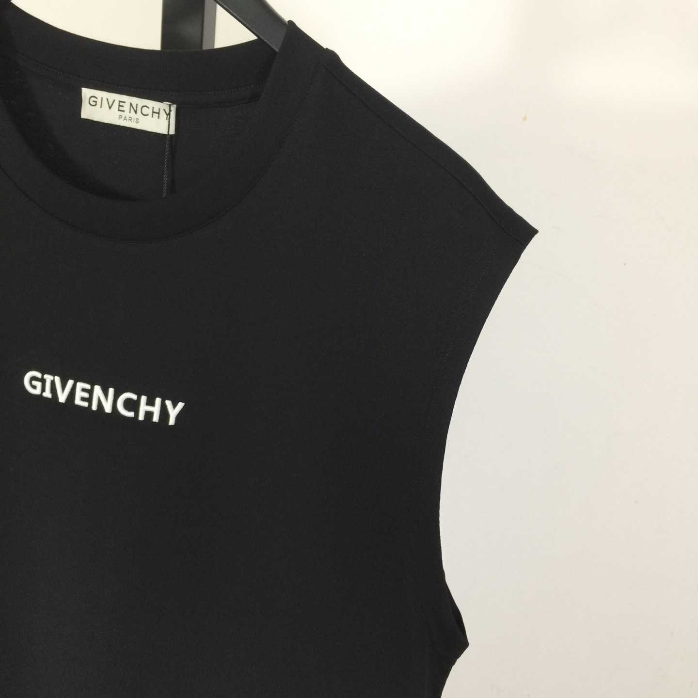 Givenchy Logo Top - EUR FASHION